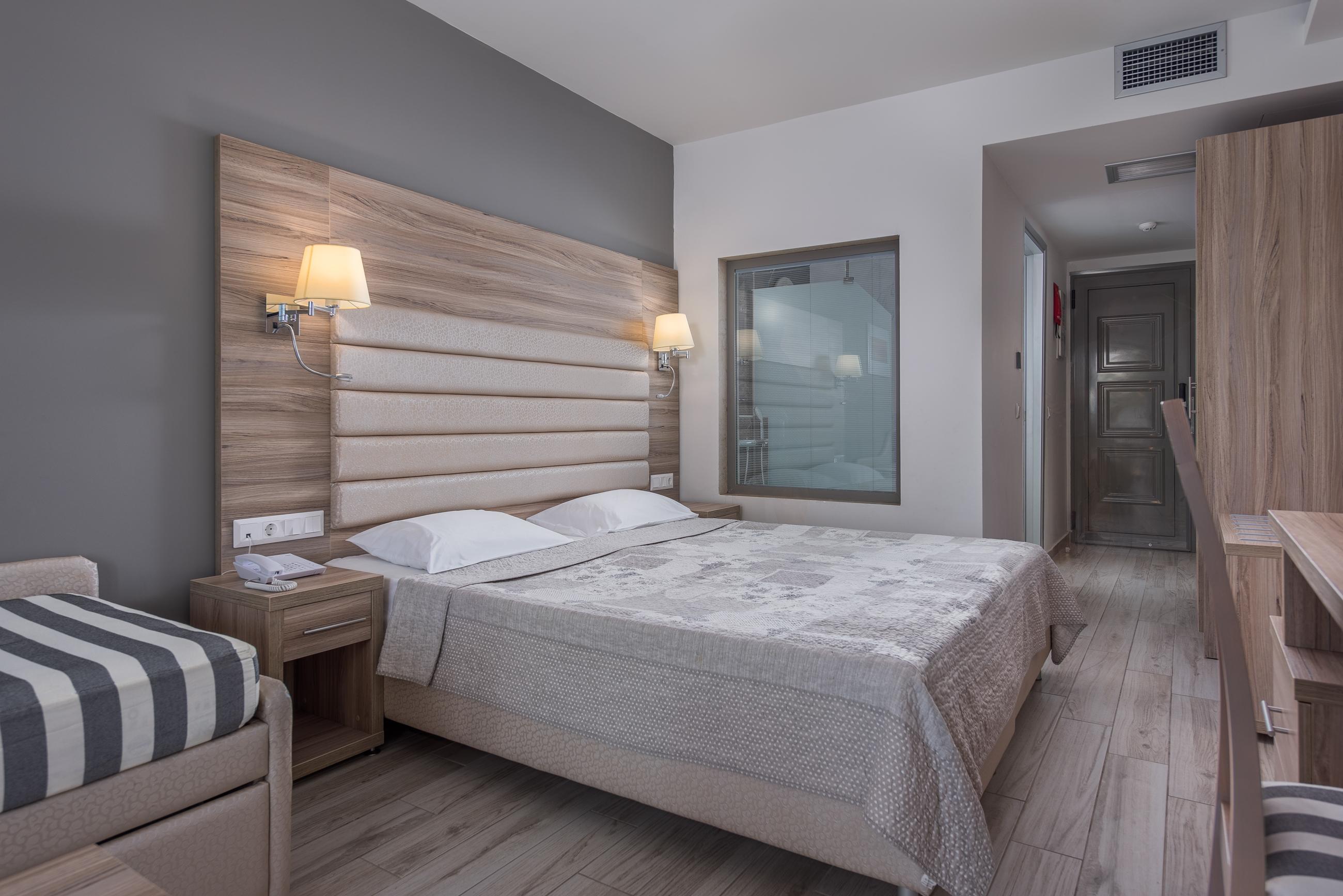 Dionysos Hotel & Suites Ханиоти Экстерьер фото