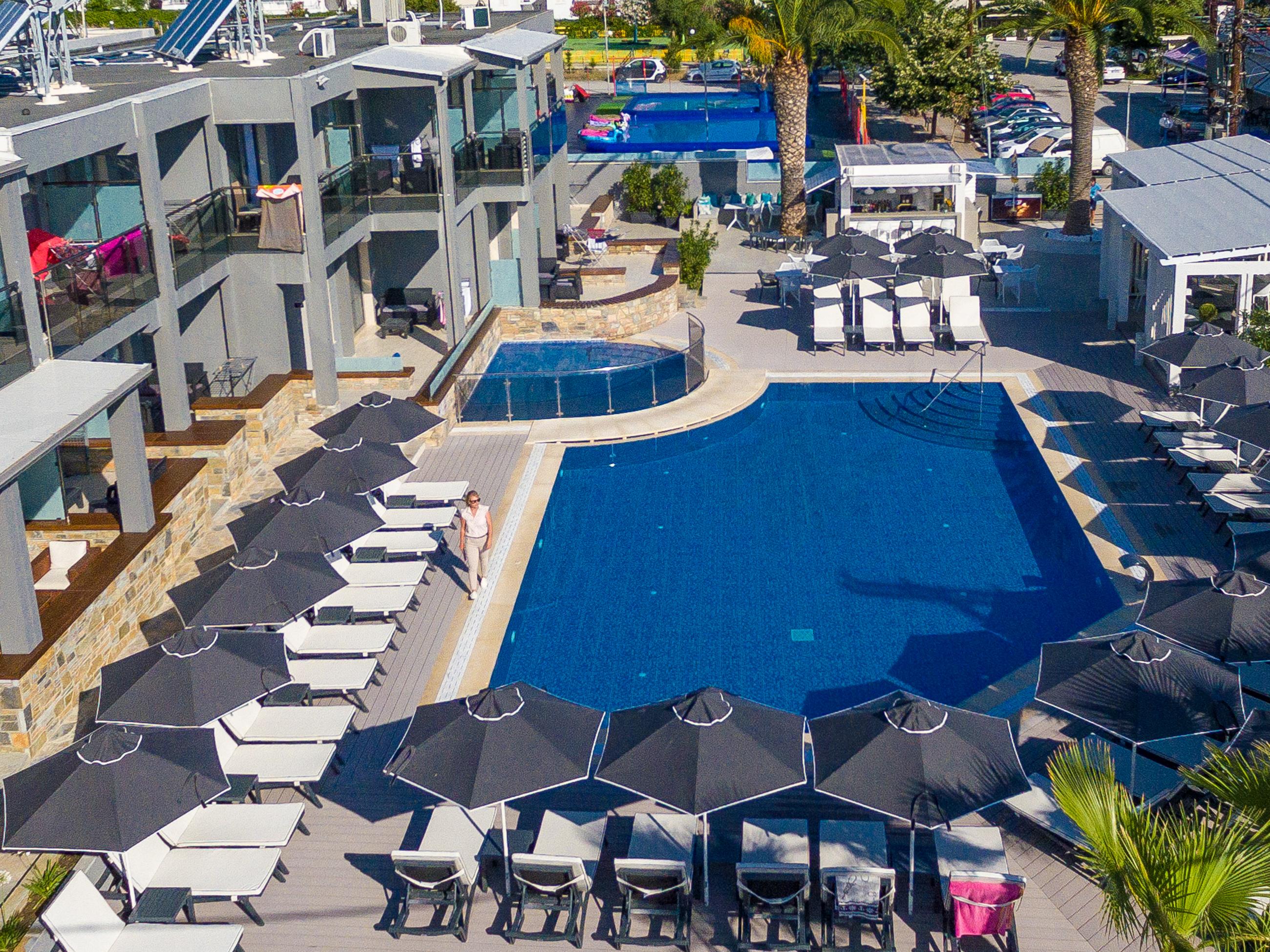 Dionysos Hotel & Suites Ханиоти Экстерьер фото