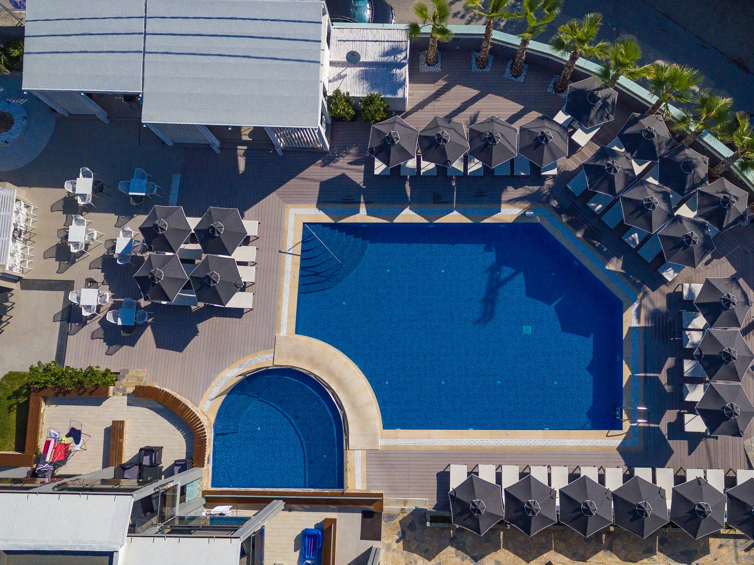 Dionysos Hotel & Suites Ханиоти Экстерьер фото