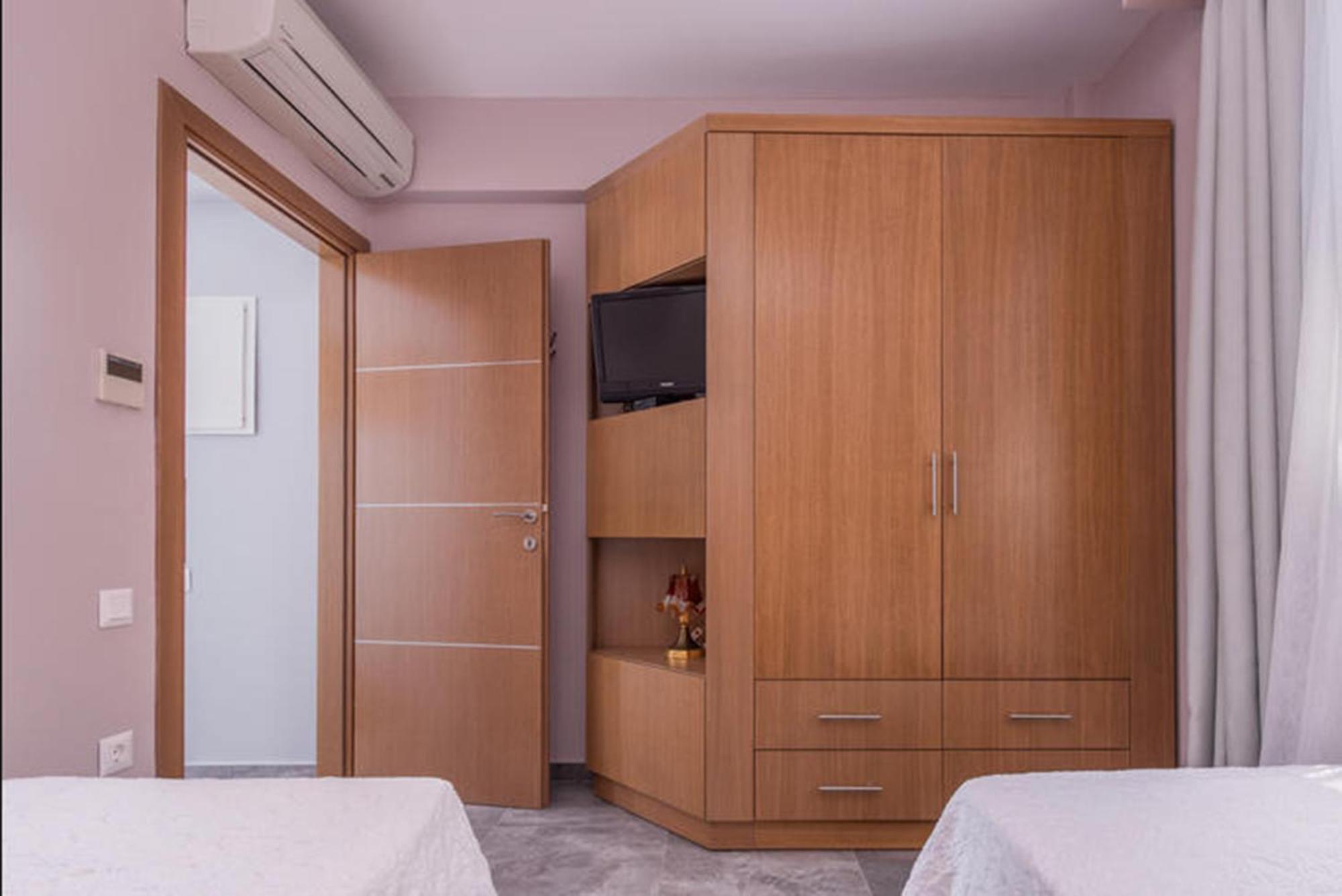 Dionysos Hotel & Suites Ханиоти Экстерьер фото