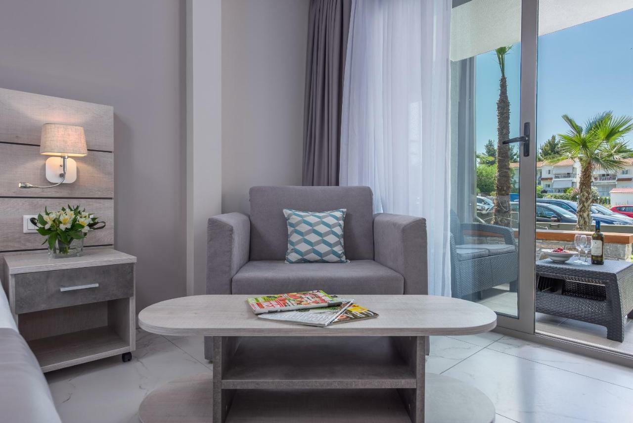 Dionysos Hotel & Suites Ханиоти Экстерьер фото